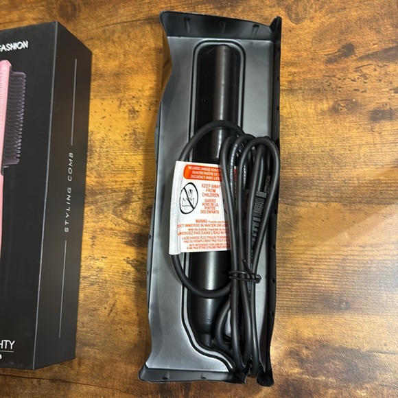 Profashion The Almighty Styling Comb - Picture 4 of 5